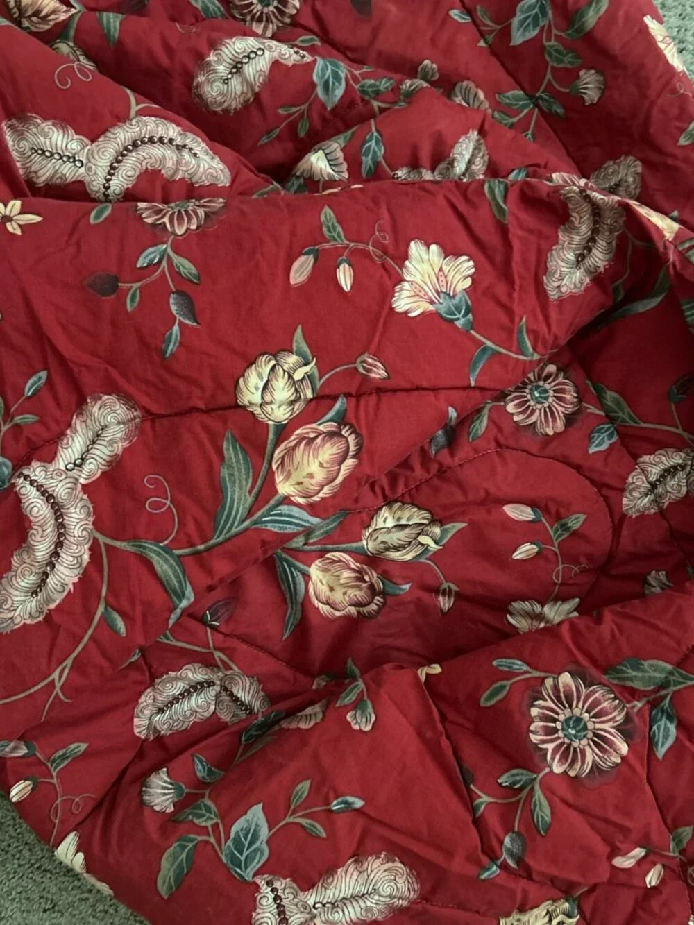 2009 Pinzon Comforter Queen Microplush Red Floral Reversible Bedding